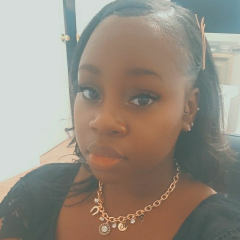 Meet your Posher, Latoya